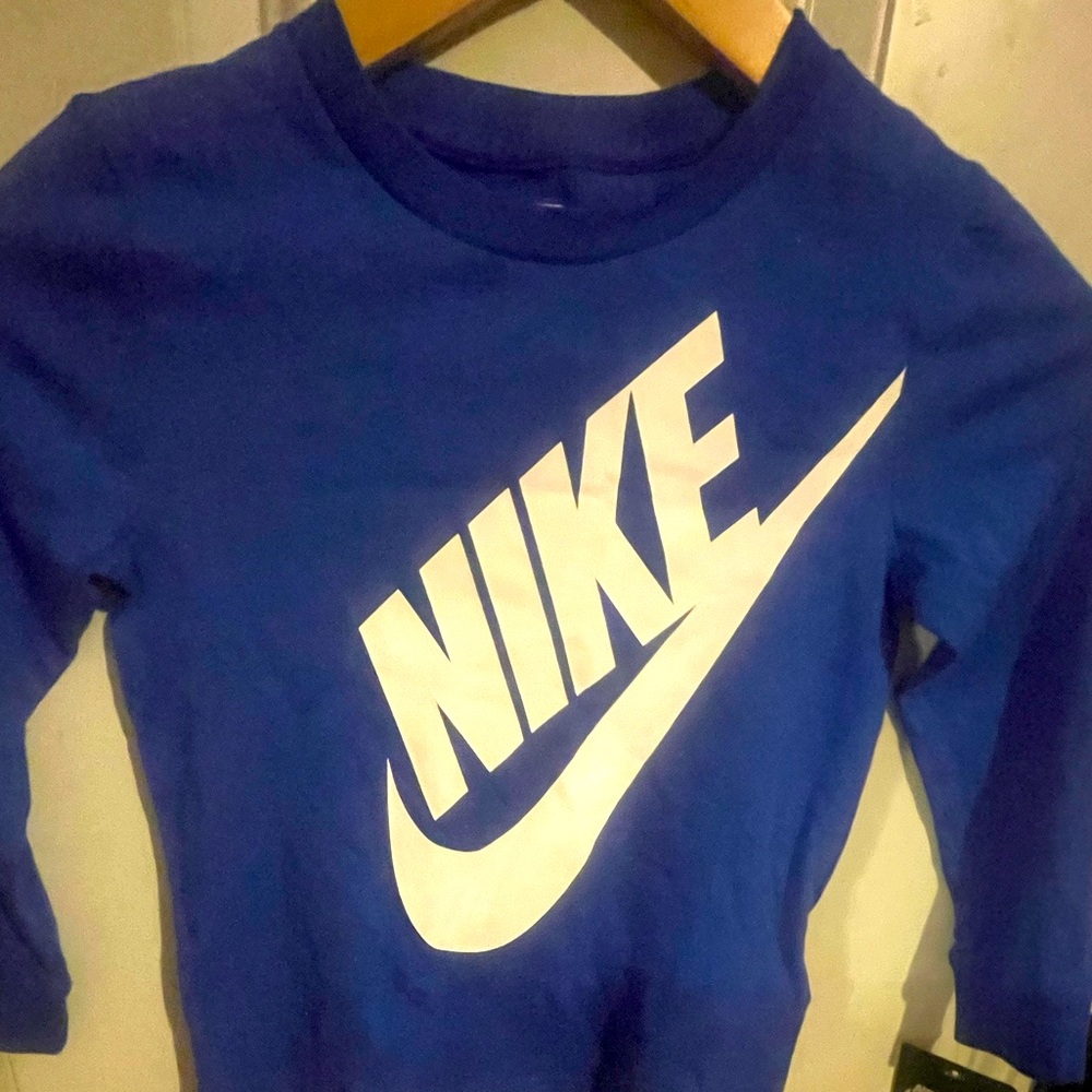 NWT Boys Nike Long sleeve tee